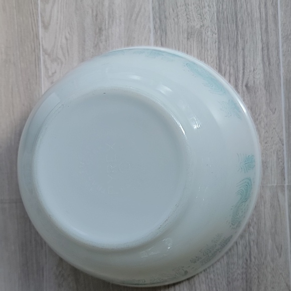 Vintage Pyrex Amish Butterprint White Turquoise 1 1/2 Quart Mixing Bowl - Picture 8 of 13